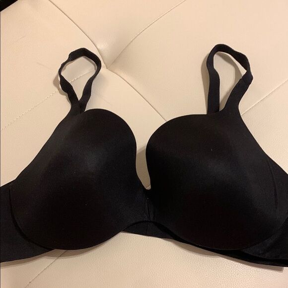 Victoria's Secret Size 38D lined Demi Bra with under wire - Picture 1 of 7